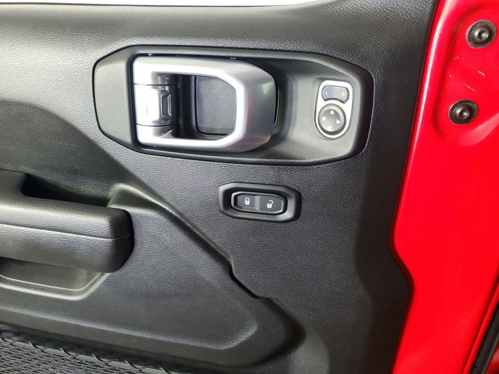 Used 2025 Red Jeep Rubicon image 29