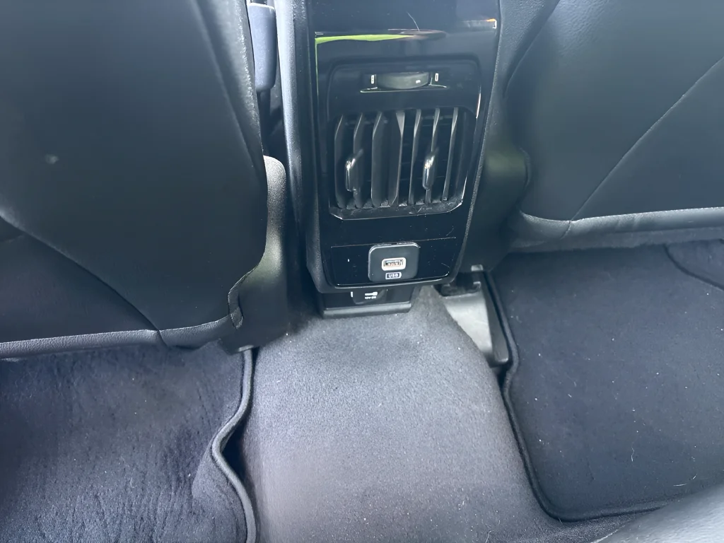 Used 2025 Silver Jeep Limited image 21