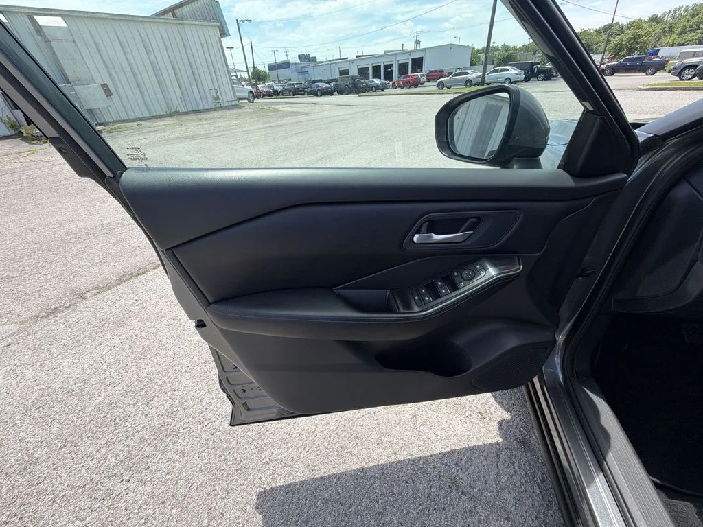 Used 2025 Gray Nissan SV image 13