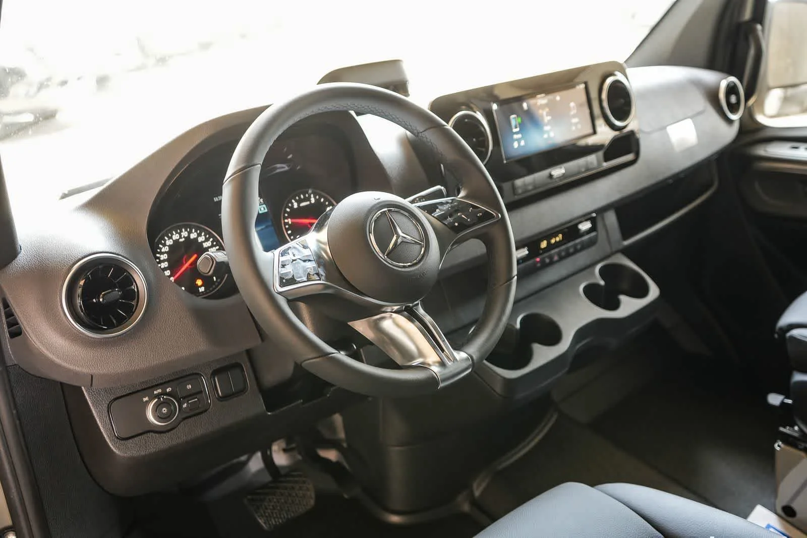 New 2026 Stone Gray Mercedes-Benz Crew 144WB High Roof RWD 2.0L I4 Diesel Turbo HO image 14