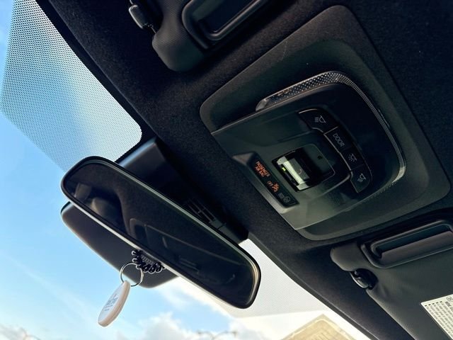 Used 2025  Toyota SE image 20