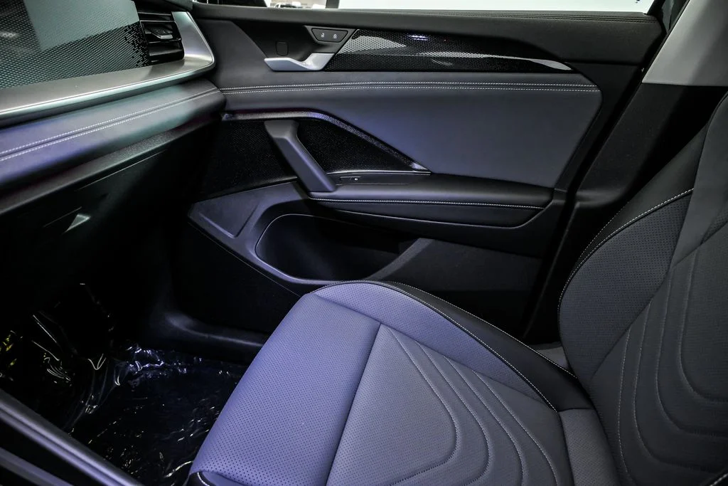 New 2026 Black Volkswagen 2.0T SE image 16