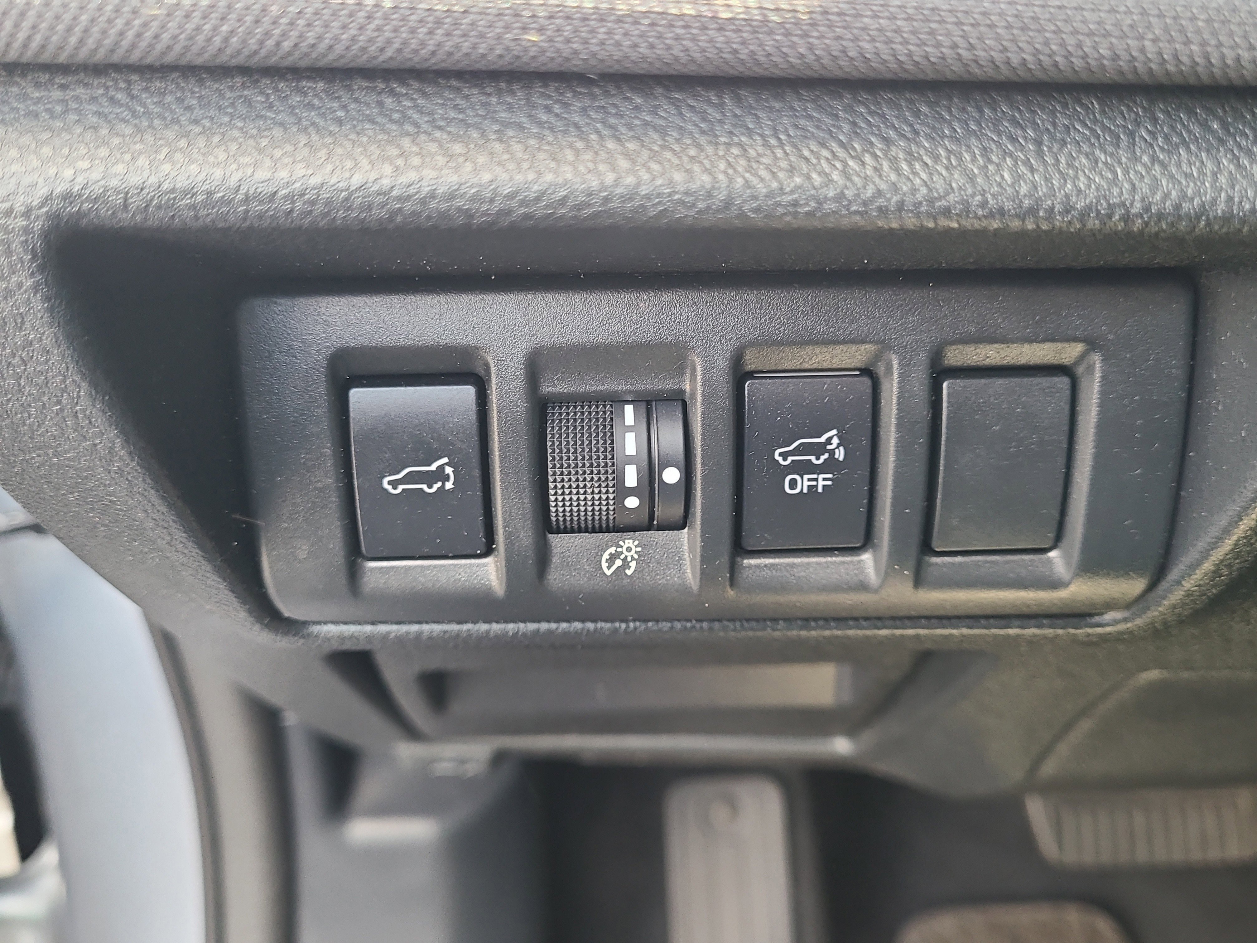 Used 2025 Ice Silver Metallic Subaru Premium image 20