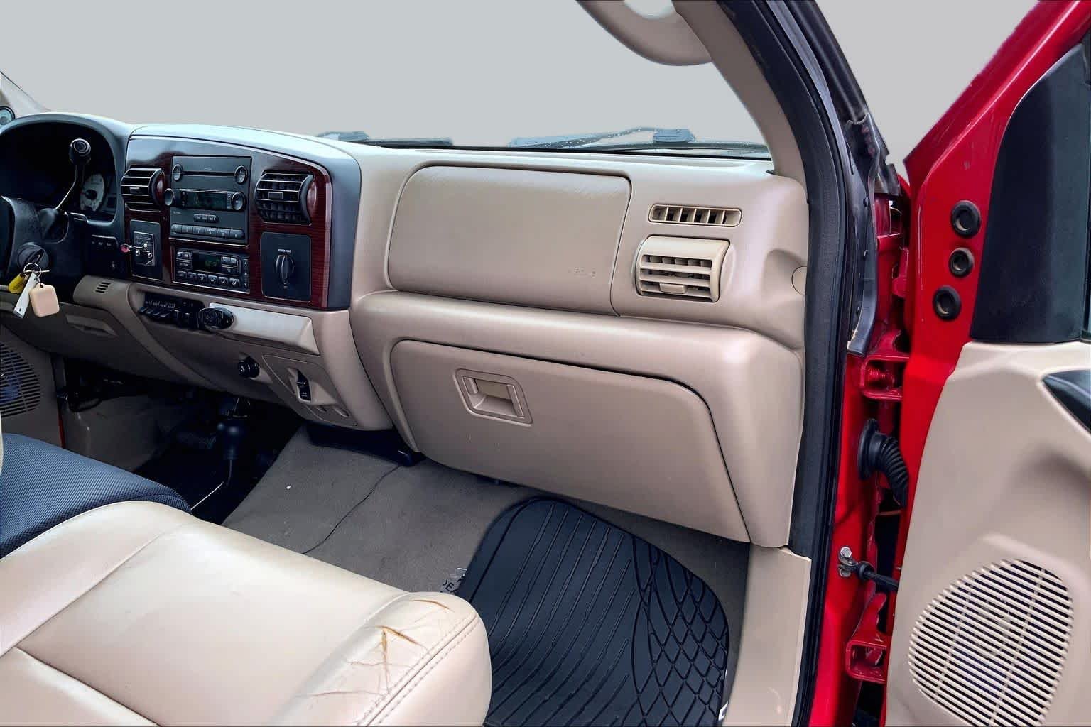 Used 2005 Red Ford Lariat image 17