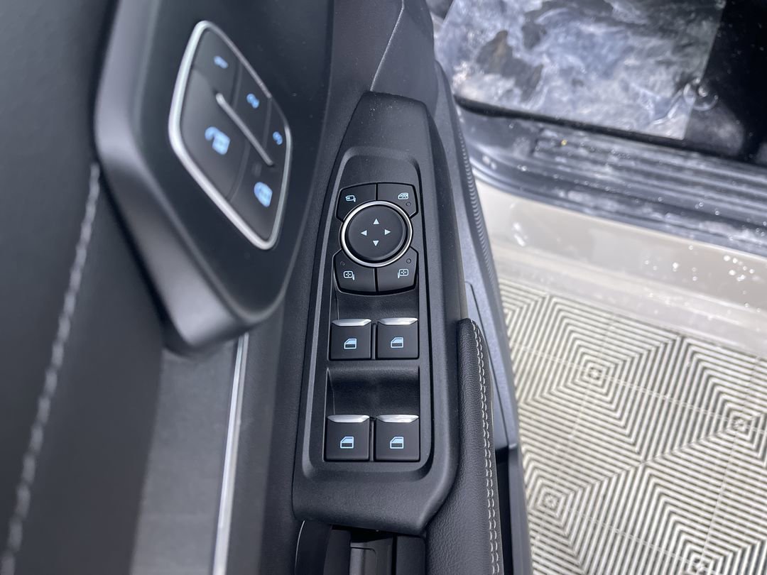 New 2025 Marsh Gray Ford Lariat image 14