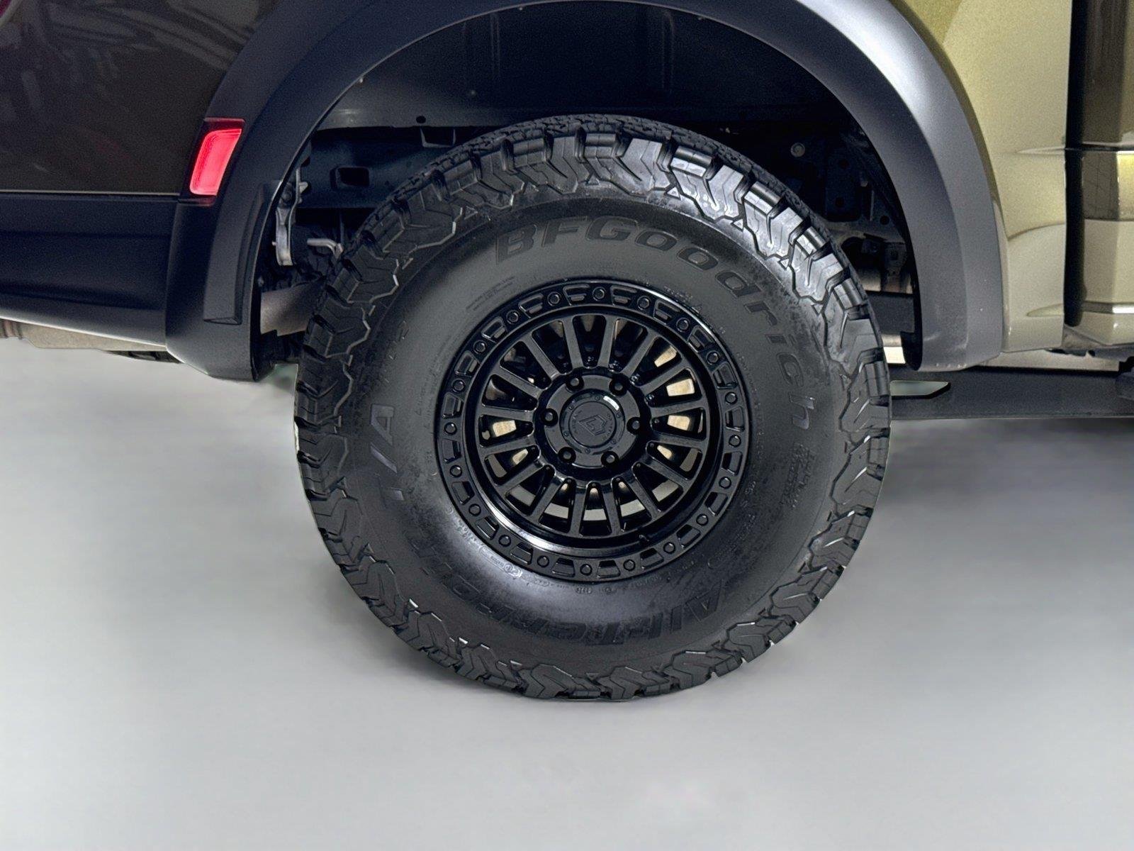 Used 2024 Shelter Green Ford Raptor R image 36