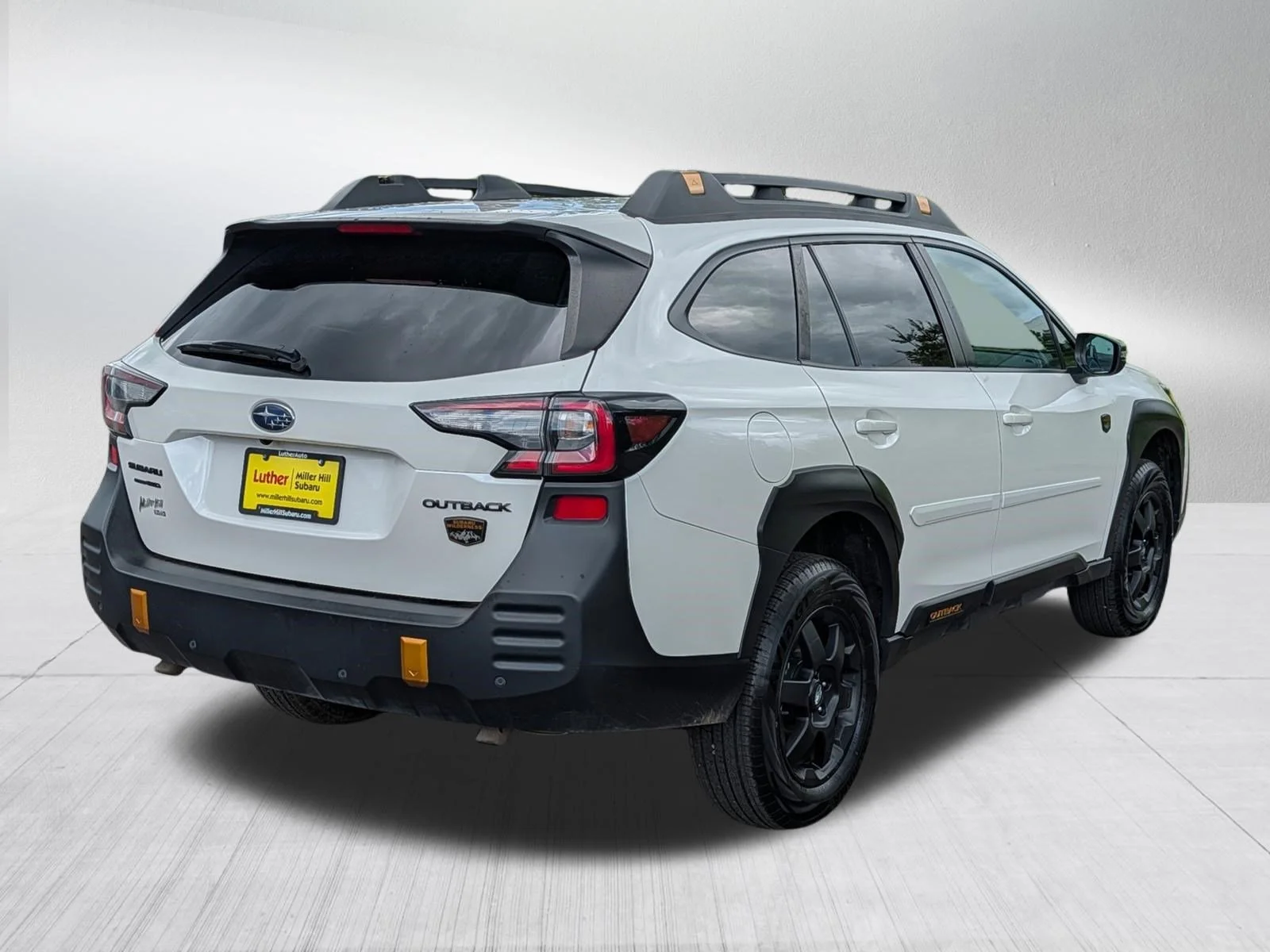Used 2023 Crystal White Pearl Subaru Wilderness image 7