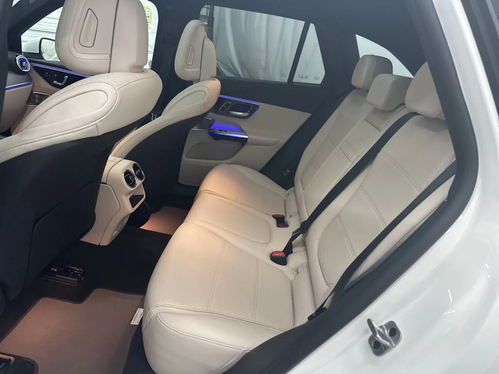 Used 2026 White Mercedes-Benz GLC 300 image 23