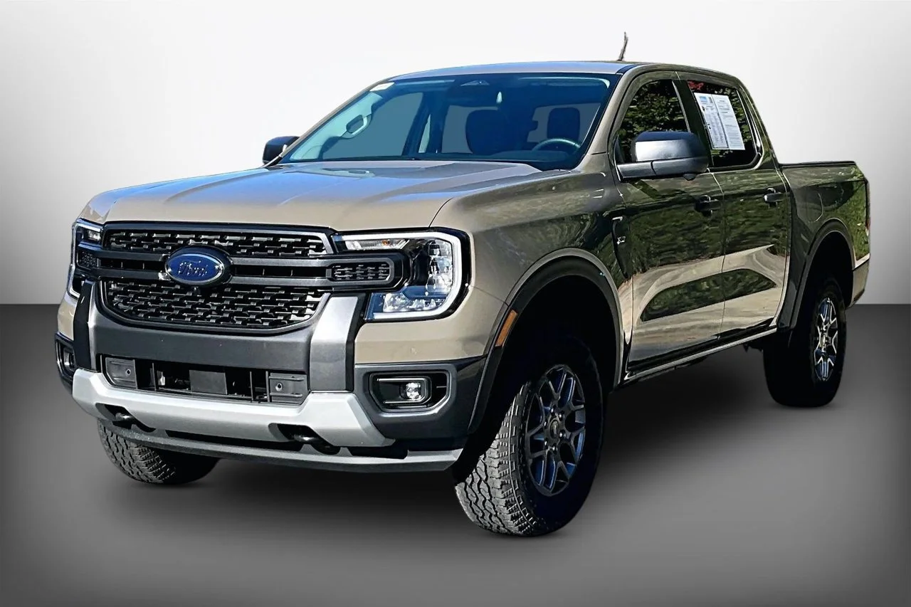 Used 2026 Gray Ford XLT image 4