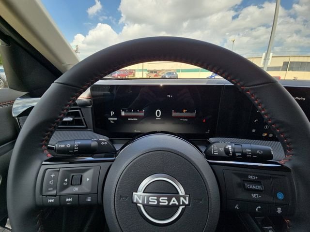 New 2026 Aspen White TriCoat / Super Black Two-tone Nissan SR image 25