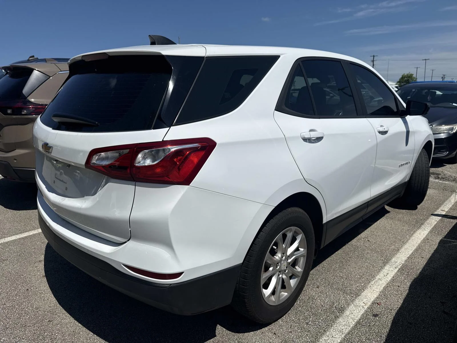 2020 Chevrolet Equinox LS - Photo 4