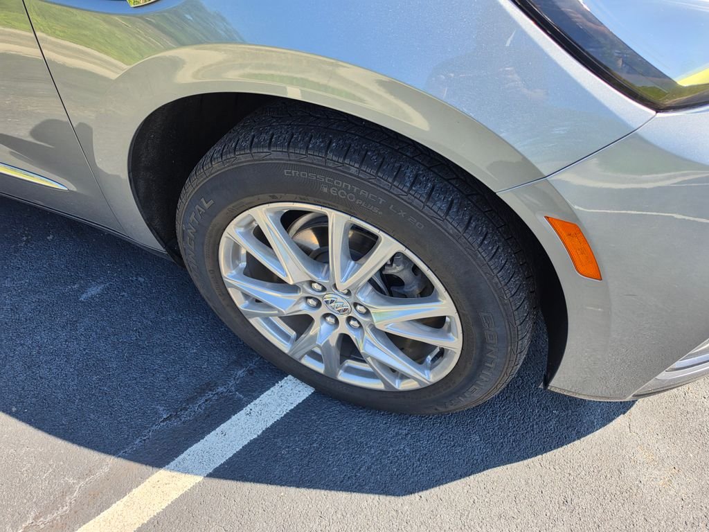 Used 2023 Green Buick Essence image 2