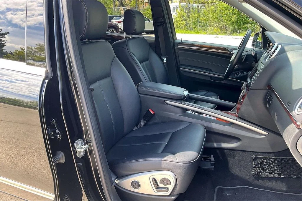 Used 2012 Black Mercedes-Benz GL 450 image 6
