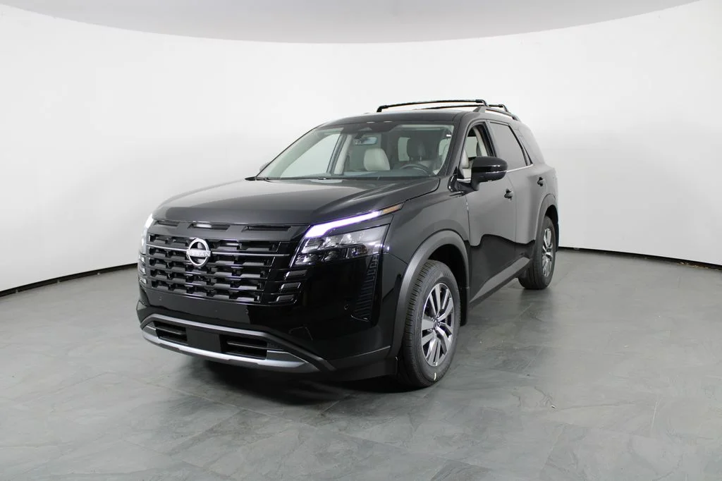 New 2026 Super Black Nissan SL image 2