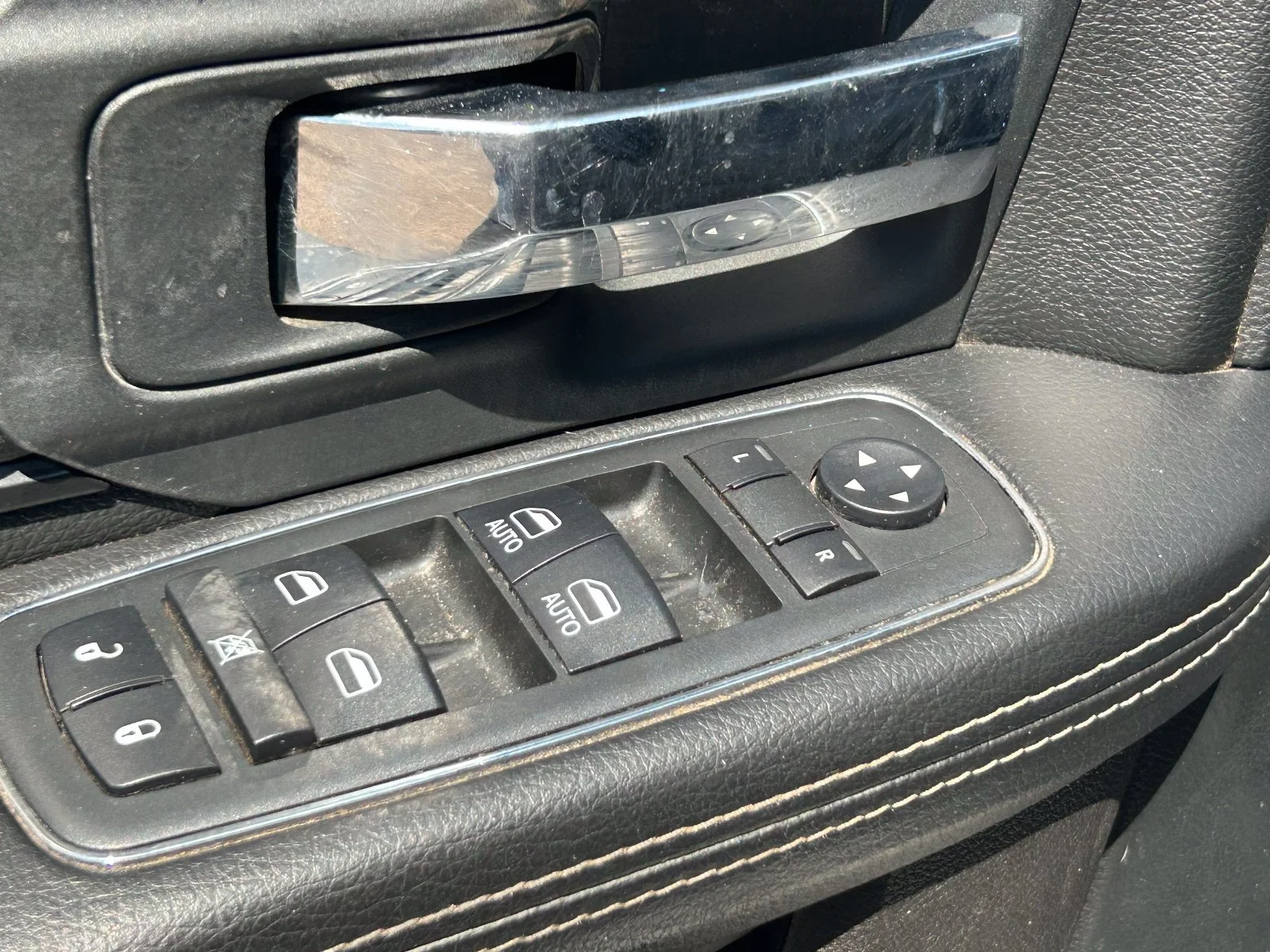 Used 2018 Bright White Clearcoat Ram Rebel image 27
