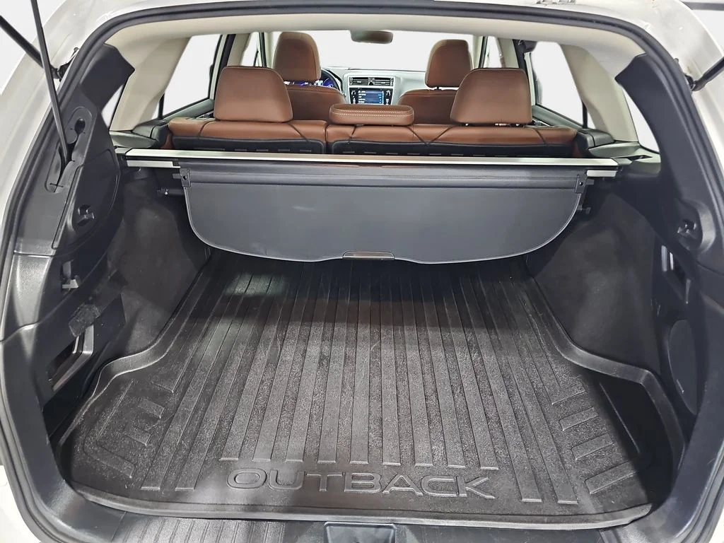Used 2019 White Subaru 2.5i image 14