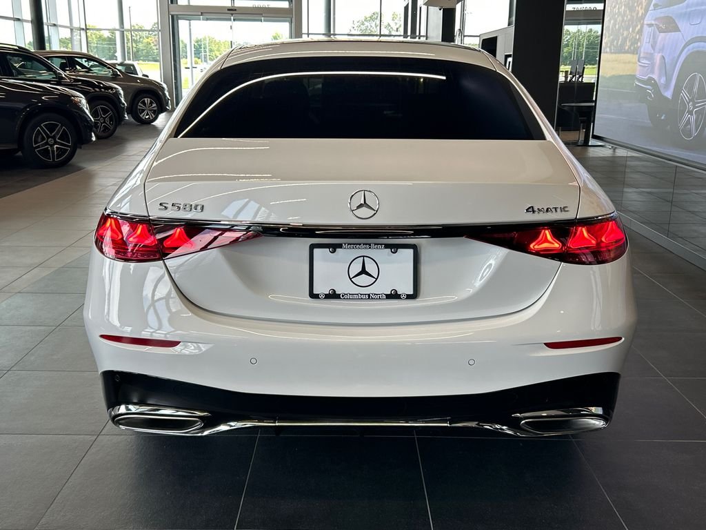 New 2027 MANUFAKTUR Moonlight White Metallic Mercedes-Benz S 580 image 5