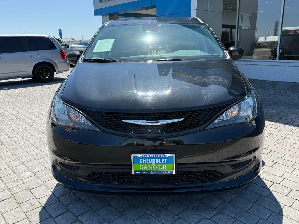 Used 2023 Black Chrysler LX image 3