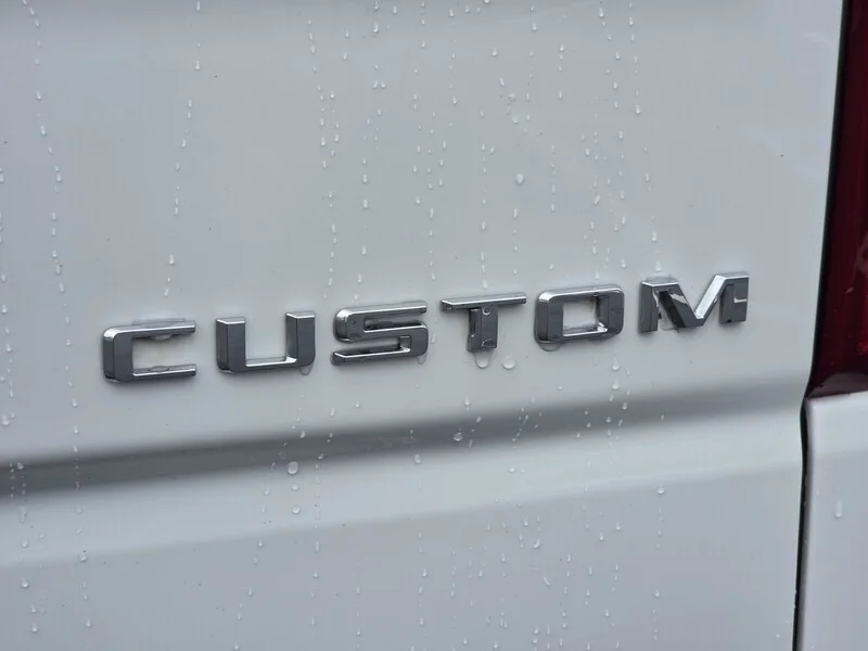 Used 2022 Summit White CHEVROLET CUSTOM image 15