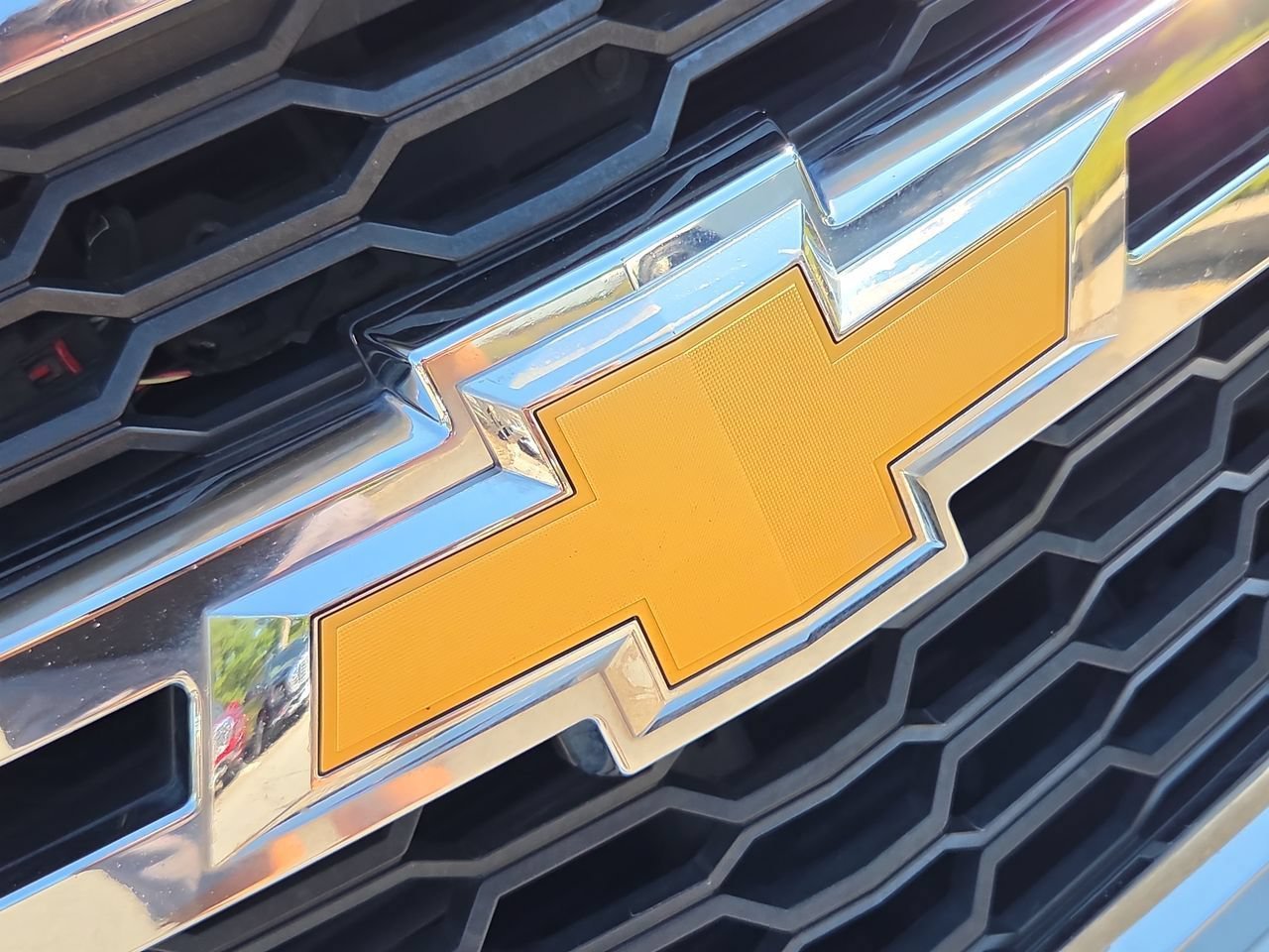 Used 2019 SUMMIT WHITE Chevrolet LT image 32
