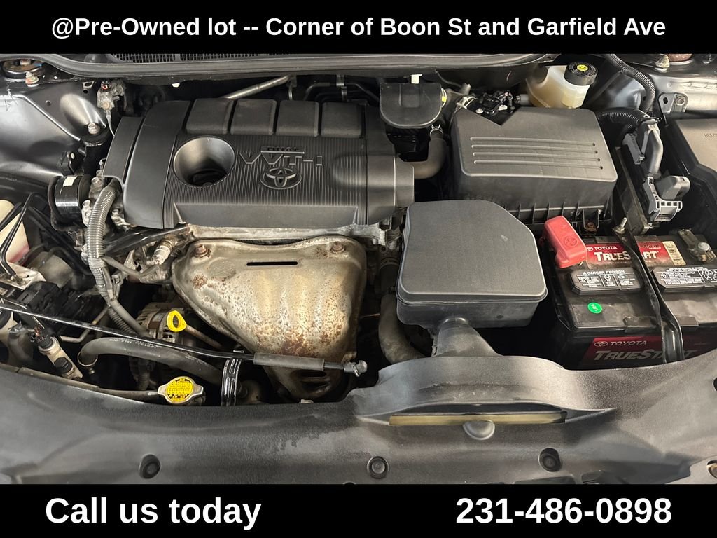 Used 2010  Toyota Base image 9