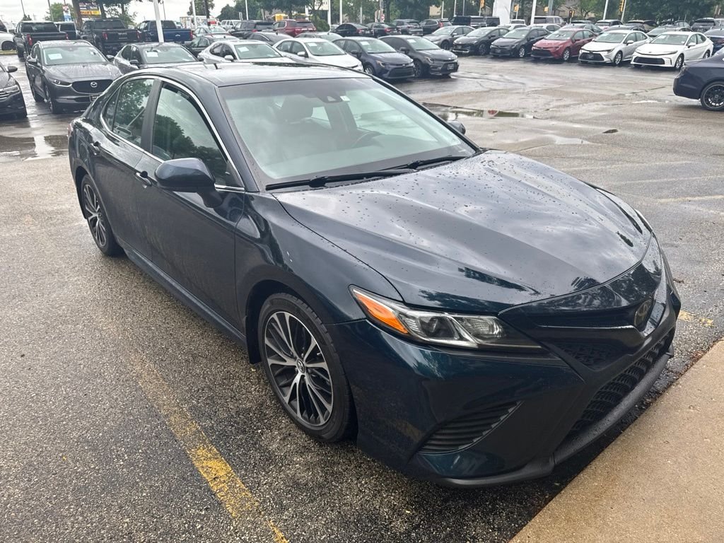 2018 Toyota Camry SE FWD photo