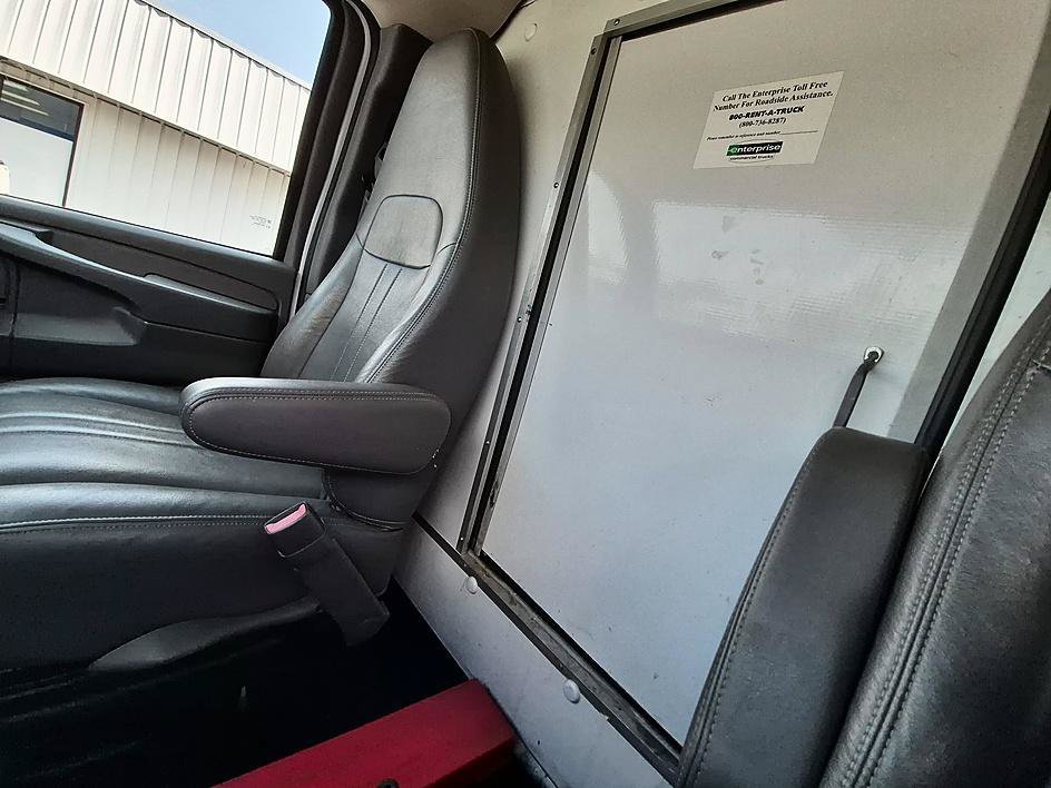 Used 2014 Summit White Chevrolet Work Van image 25