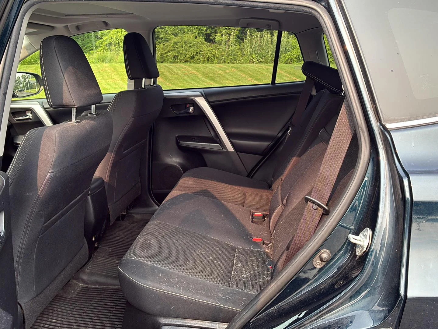 Used 2017 Galactic Aqua Mica Toyota XLE image 9
