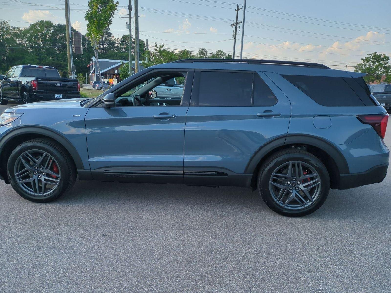 New 2026 Vapor Blue Metallic Ford ST-Line image 2