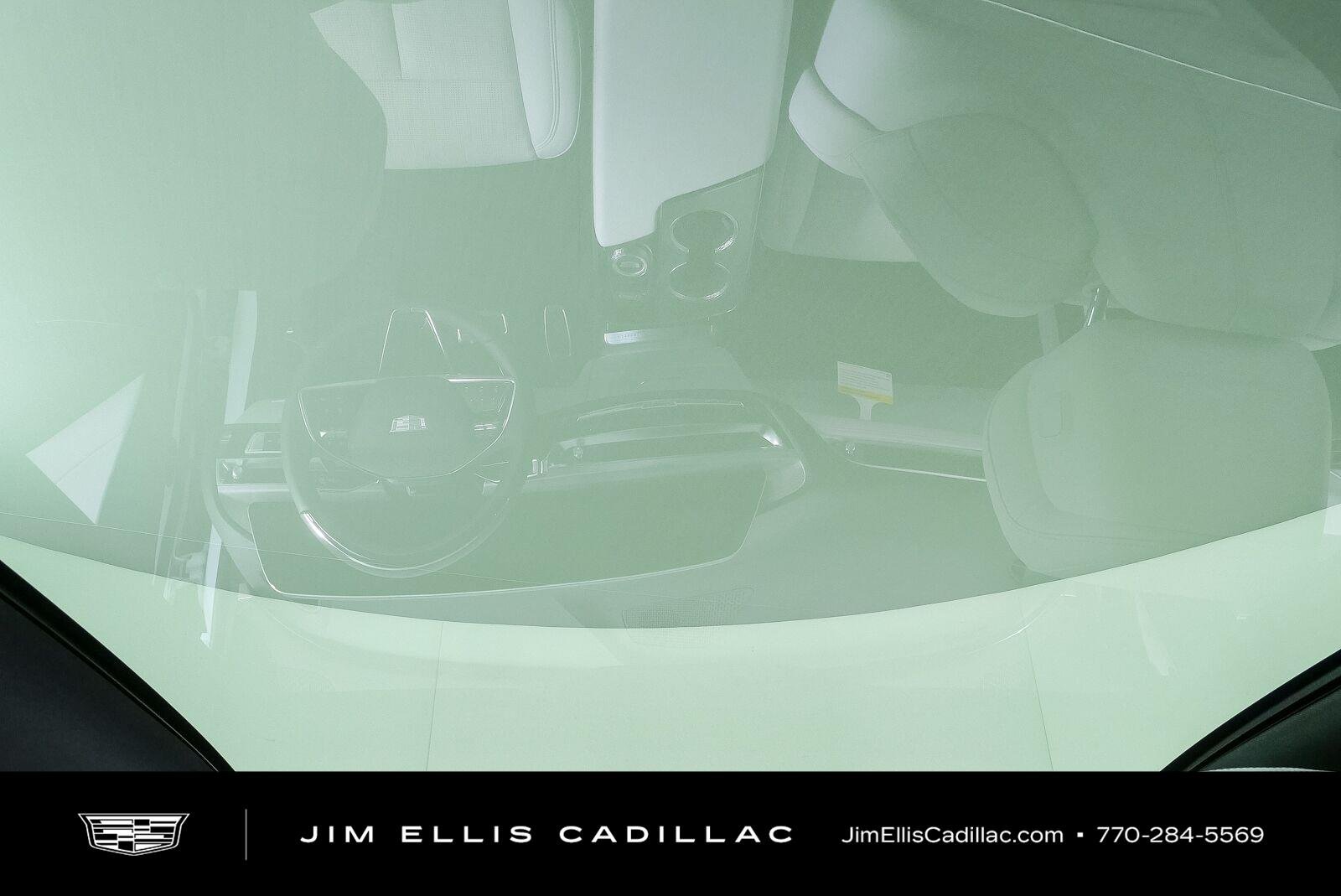 New 2027 Vibrant White Tricoat Cadillac Sport image 19