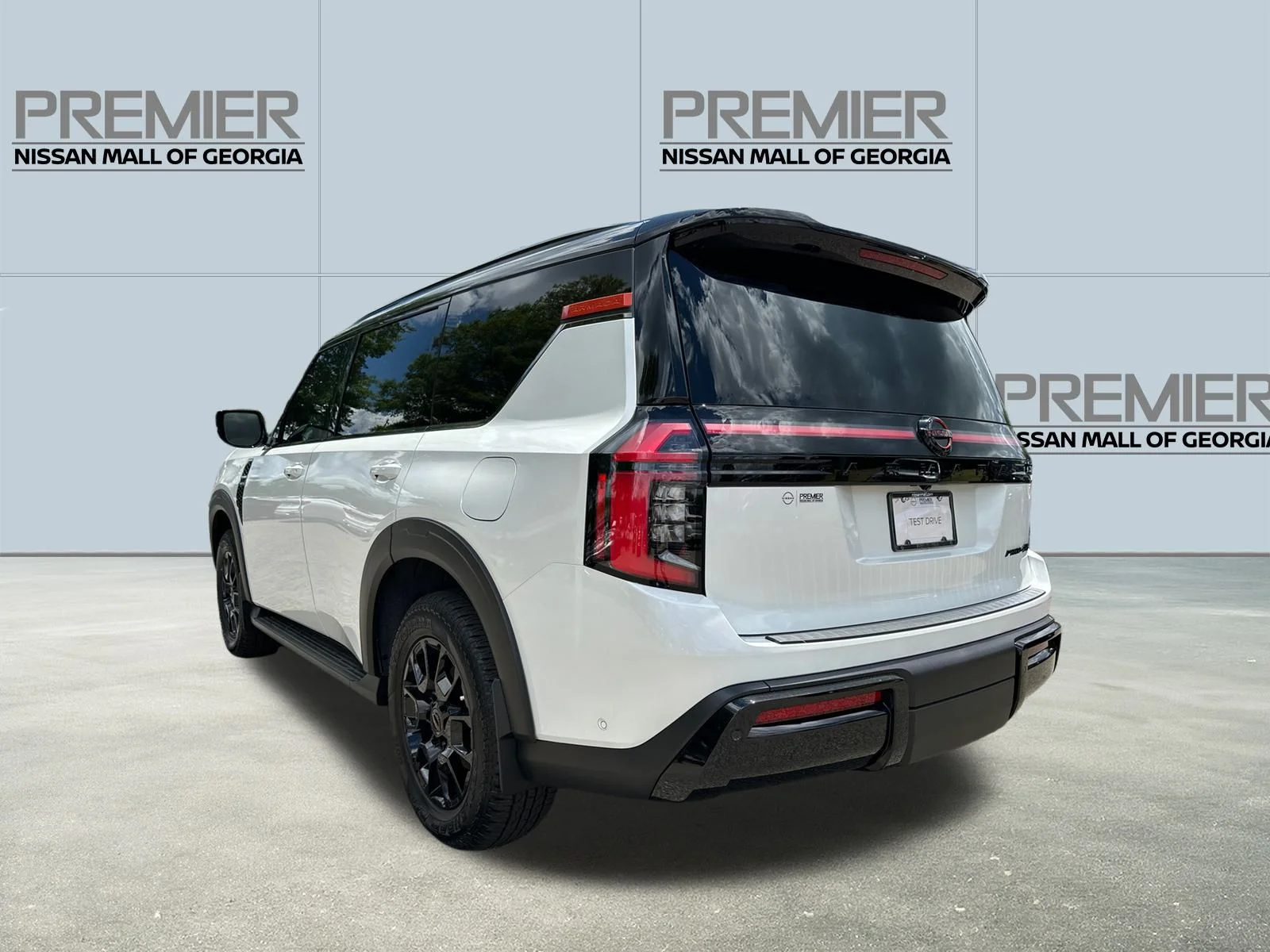 2025 Nissan Armada PRO-4X - Photo 7