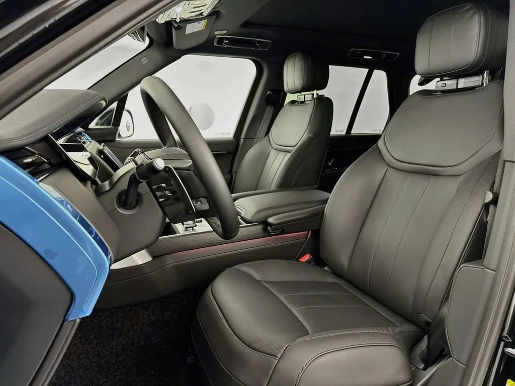 New 2027 Santorini Black Land Rover SE image 21