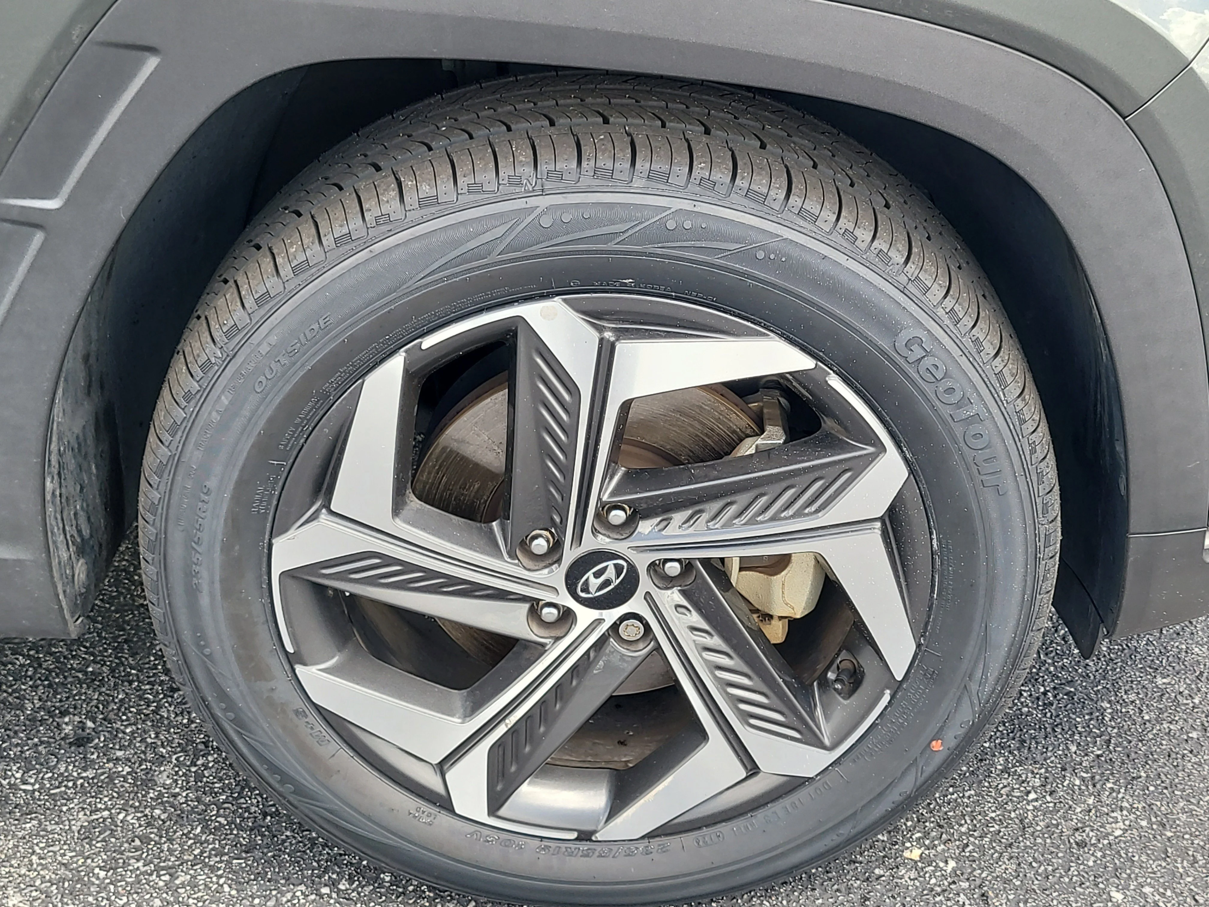Used 2023 Amazon Gray Hyundai SEL image 9