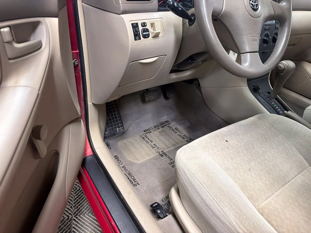 Used 2003 Red Toyota CE image 27