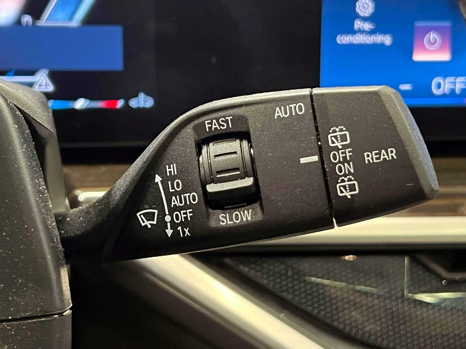 Used 2024 Black BMW xDrive40i image 27