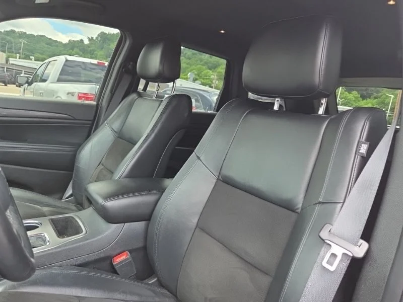 Used 2020 Black Jeep Altitude image 10