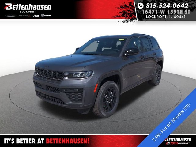 2026 Jeep Grand Cherokee Laredo Altitude