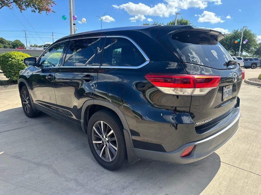 Used 2018 Black Toyota XLE image 8