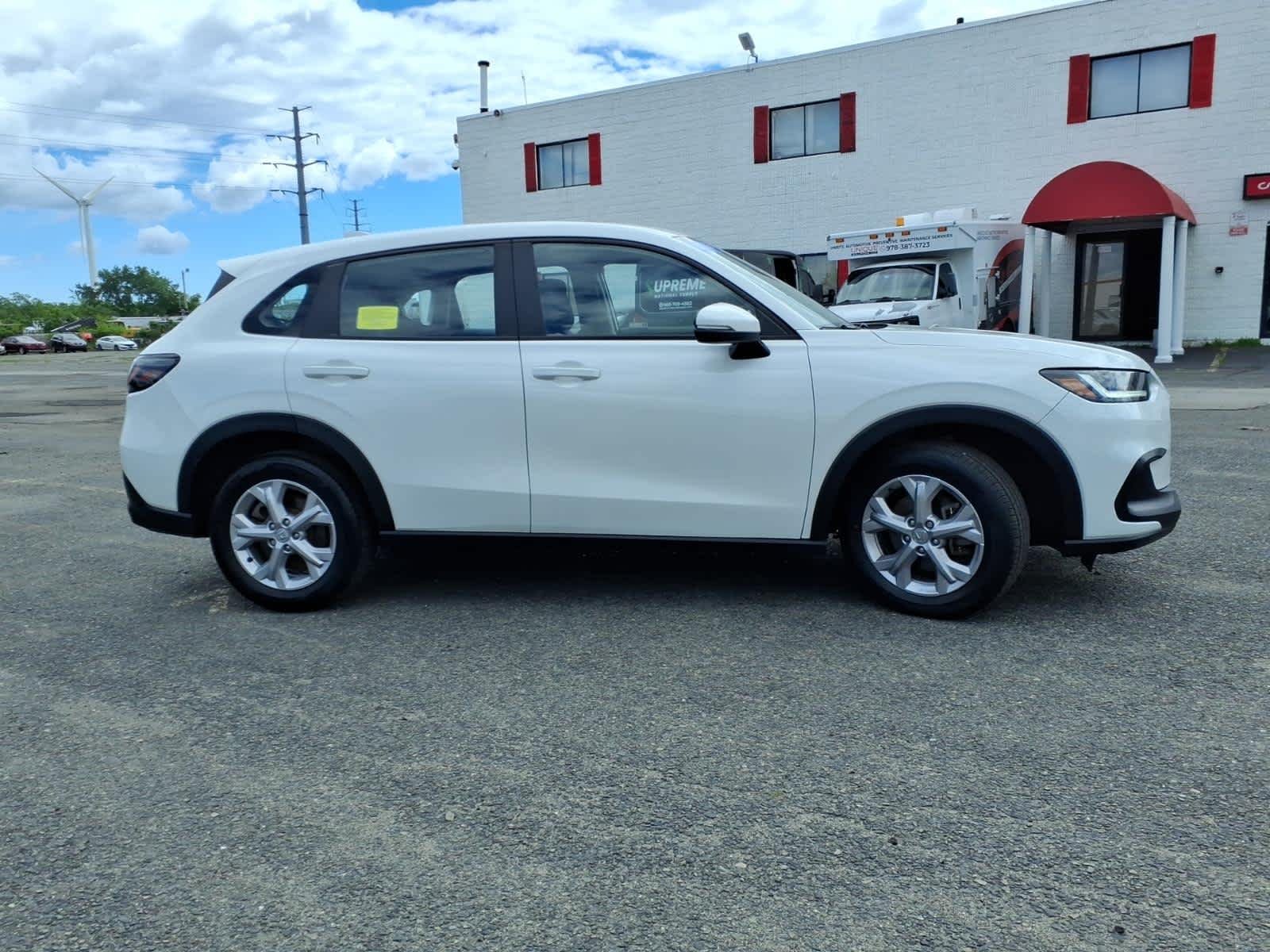 Certified Used 2024 Platinum White Pearl Honda LX image 4