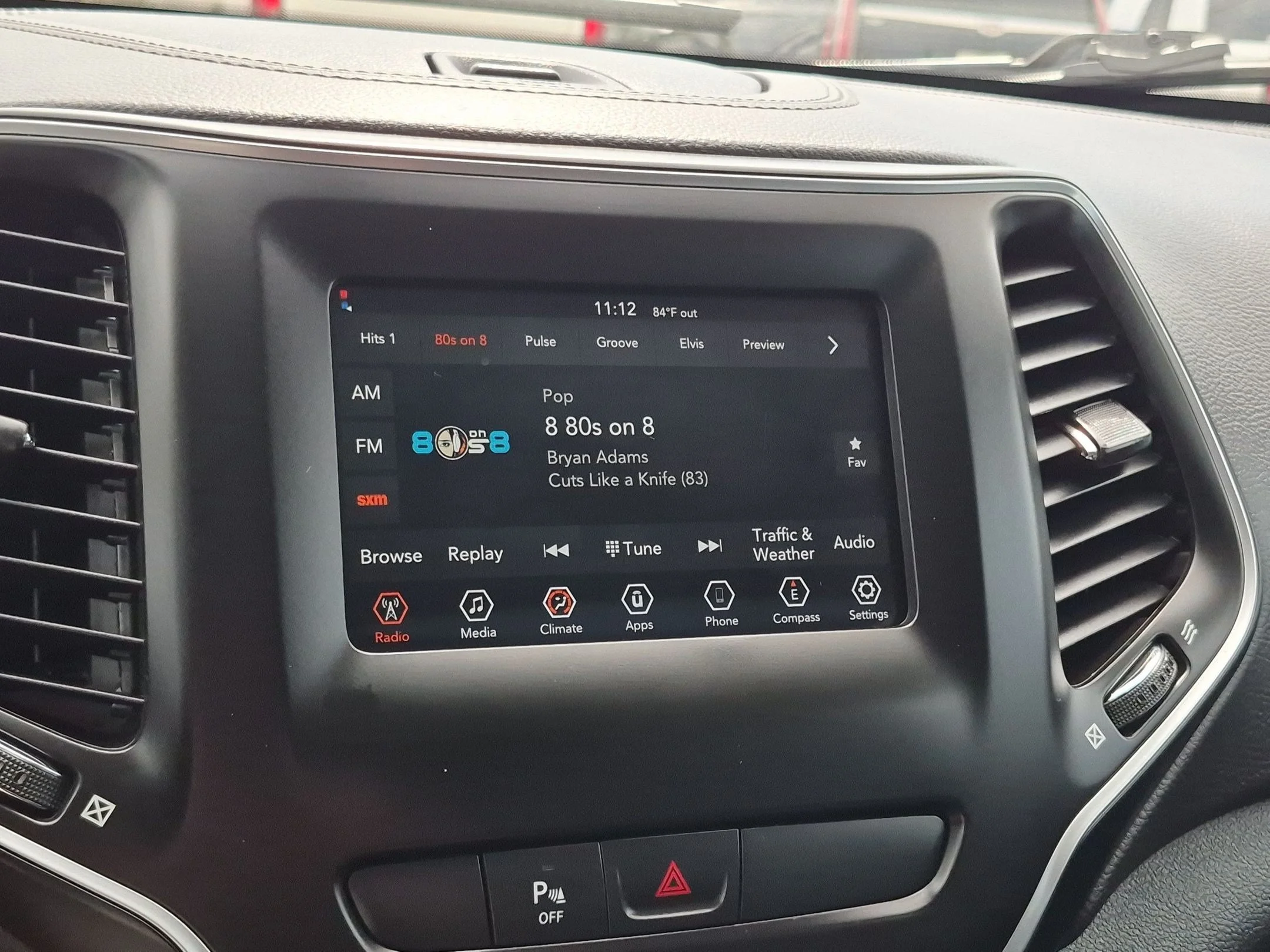 Used 2019 Bright White Clearcoat Jeep Latitude Plus image 18