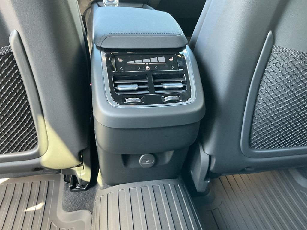 New 2026 White Volvo B5 Ultra Black Edition image 13