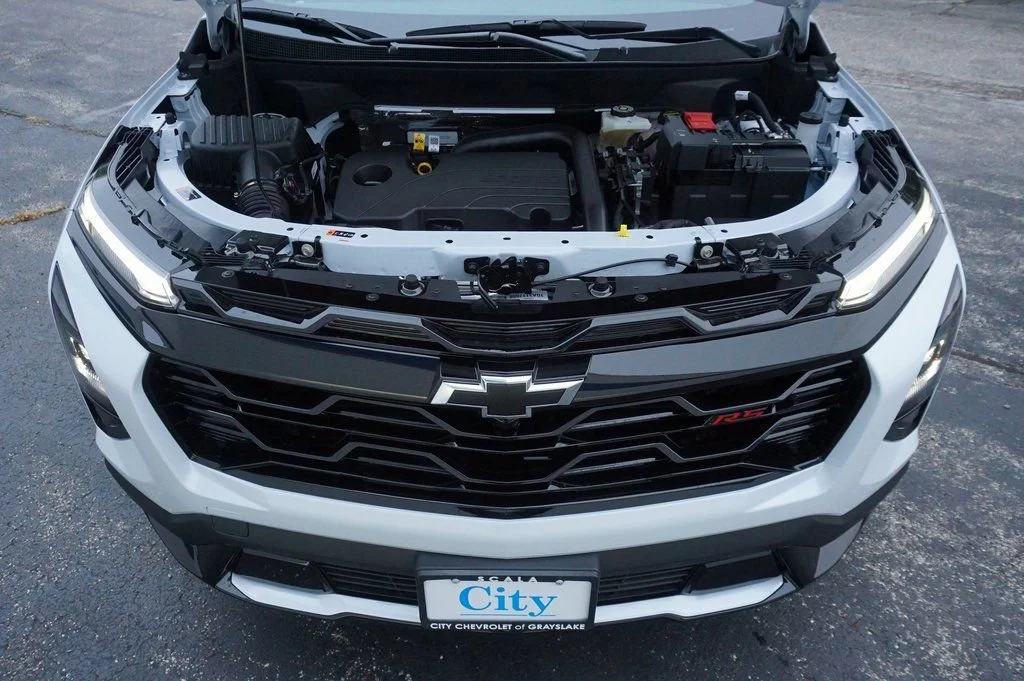 New 2026 Polar White Tricoat Chevrolet RS image 30
