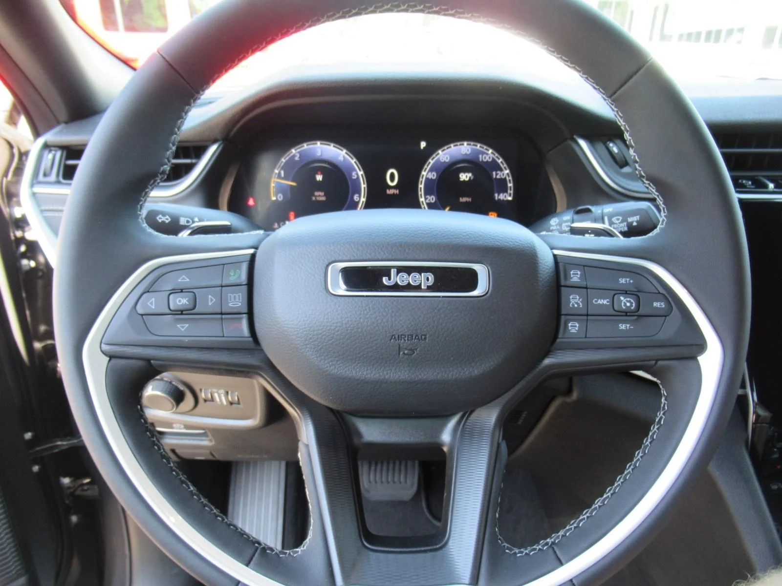 New 2026 Baltic Gray Metallic Clear-Coat Exterior Paint Jeep Laredo image 20