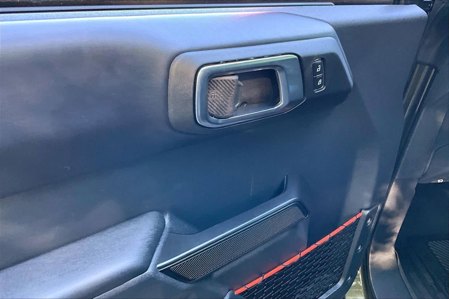 Used 2025 Shelter Green Metallic Ford Raptor image 31