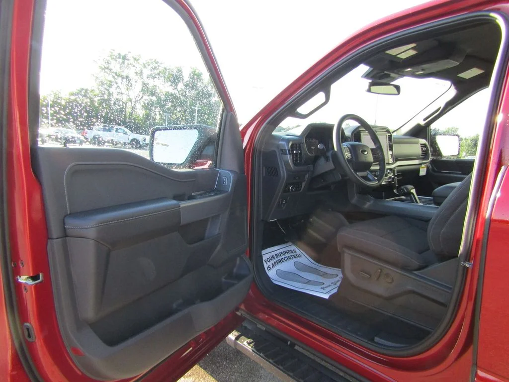 New 2026 Ruby Red Metallic Tinted Clearcoat Ford XLT image 13