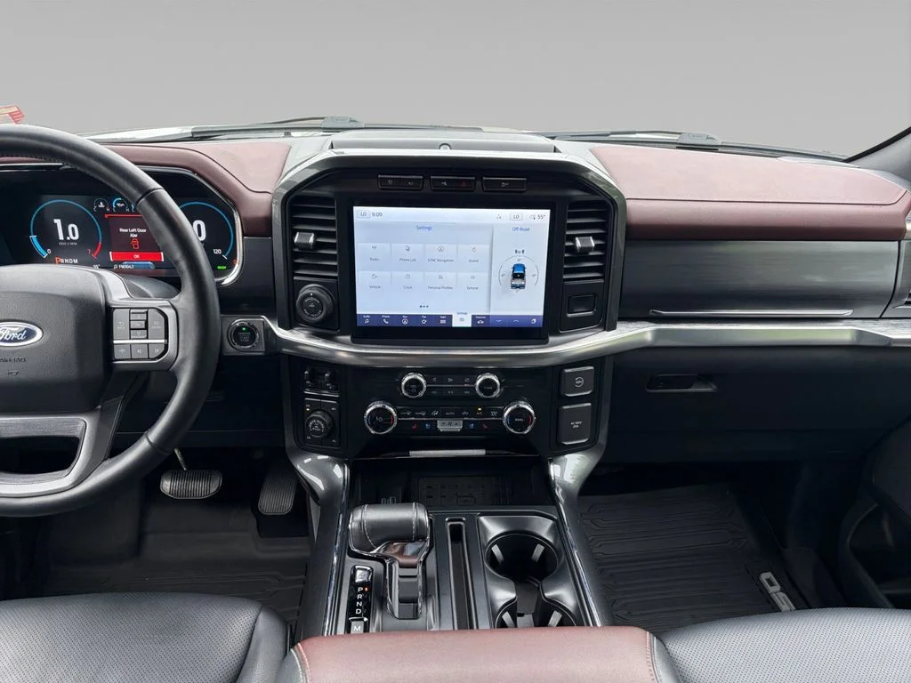 Used 2023 Silver Ford Lariat image 11