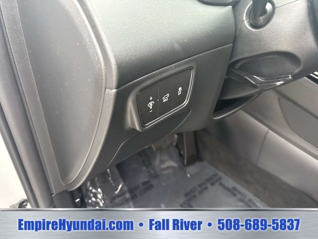 Used 2023 White Pearl Hyundai SEL image 23