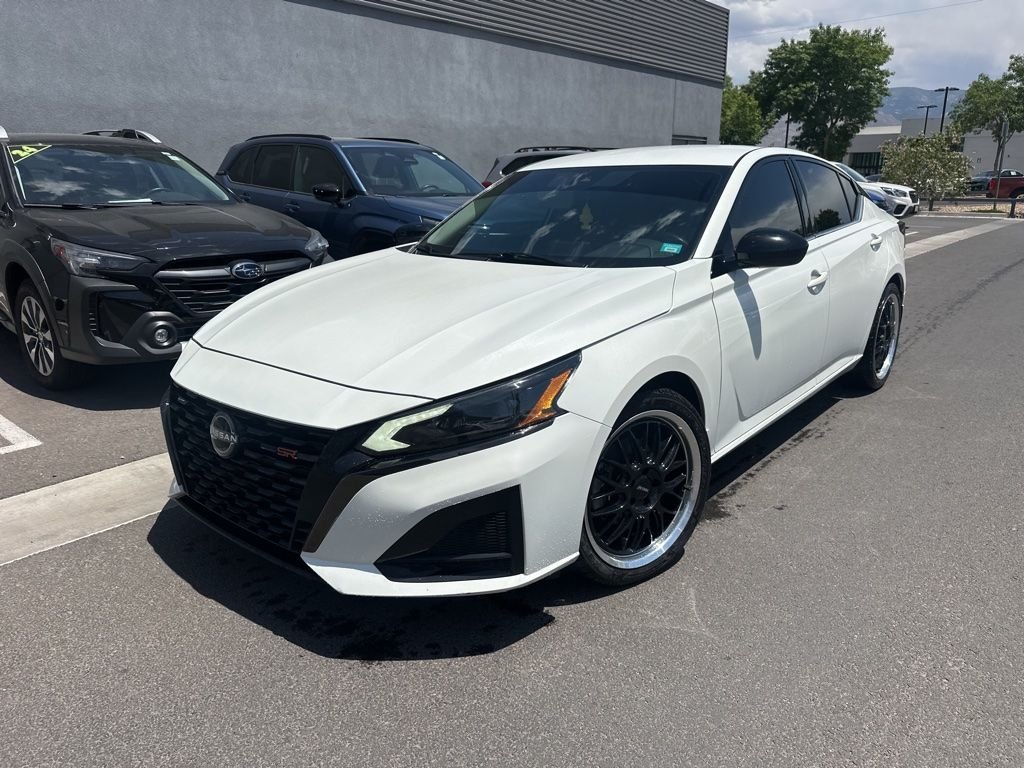 2023 Nissan Altima 2.5 SR's photo