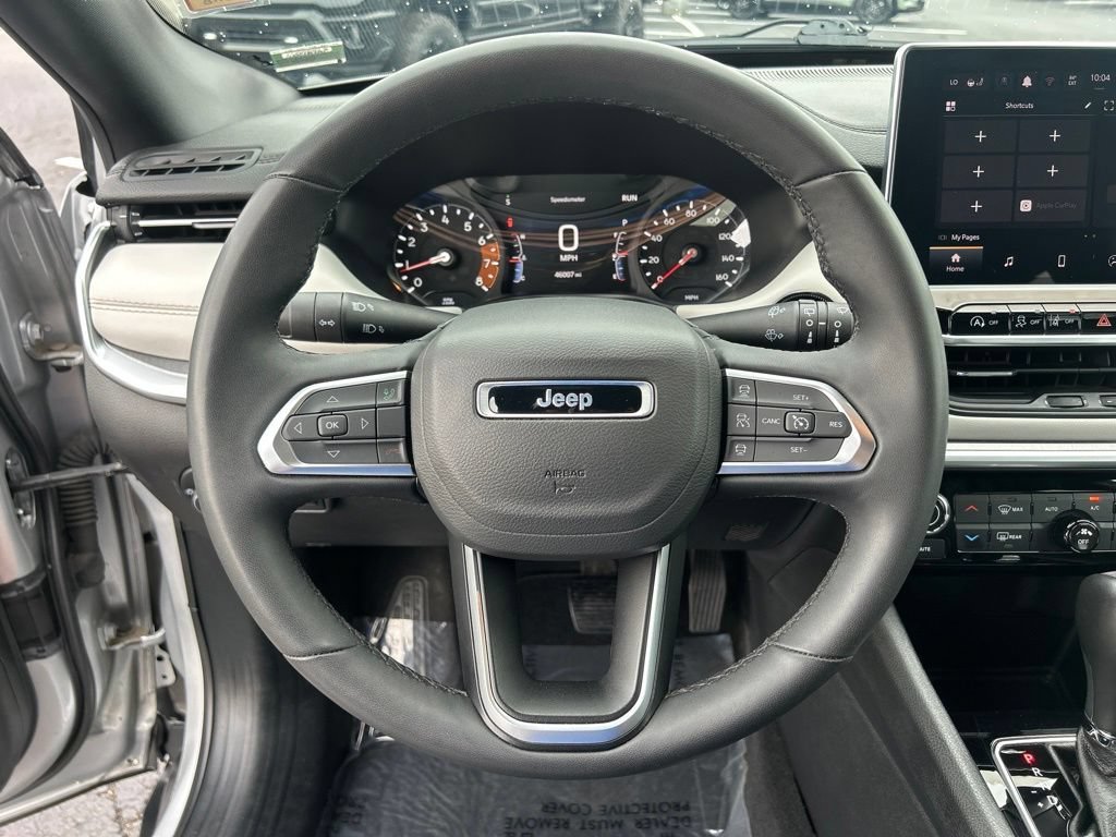 Used 2025 Silver Jeep Limited 4x4 image 22