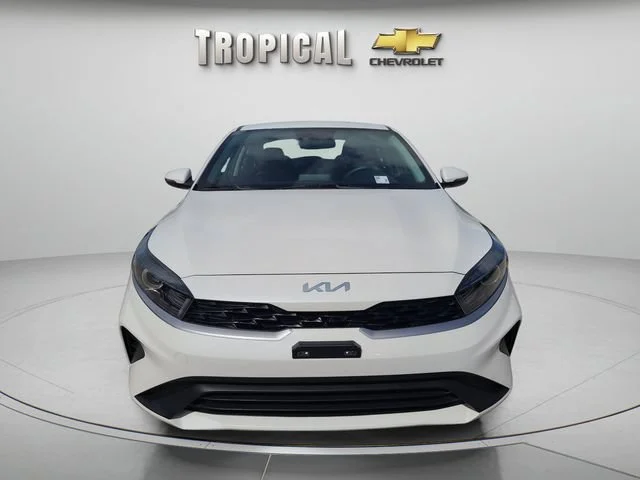 Used 2023 Whiye Kia LXS image 8